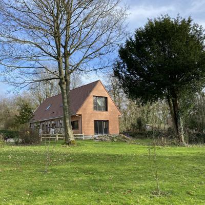 Le gîte dans son écrin de verdure